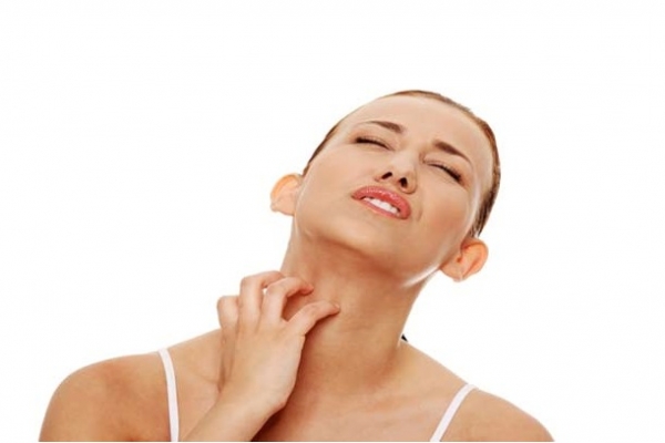 Nổi mẩn ngứa sau khi tắm có nguy hiểm không?