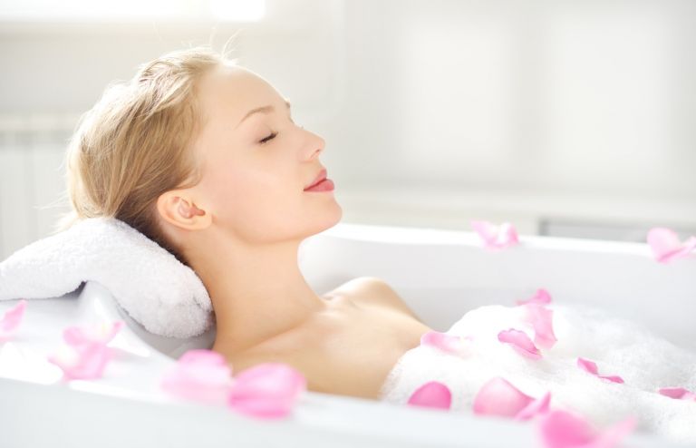 Ngứa sau lúc tắm bắt buộc ăn gì, kiêng gì