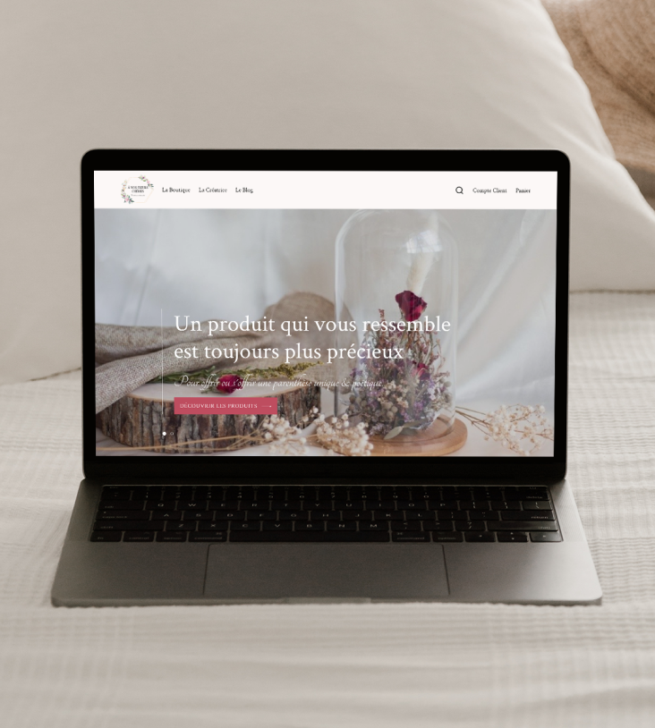 Macbook avec web design intégré