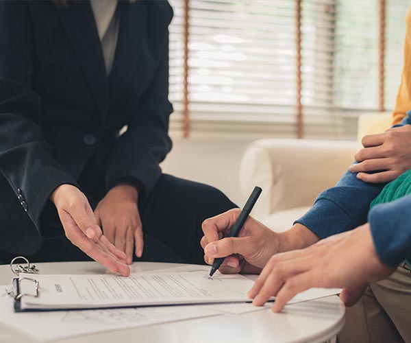 signing-an-agreement