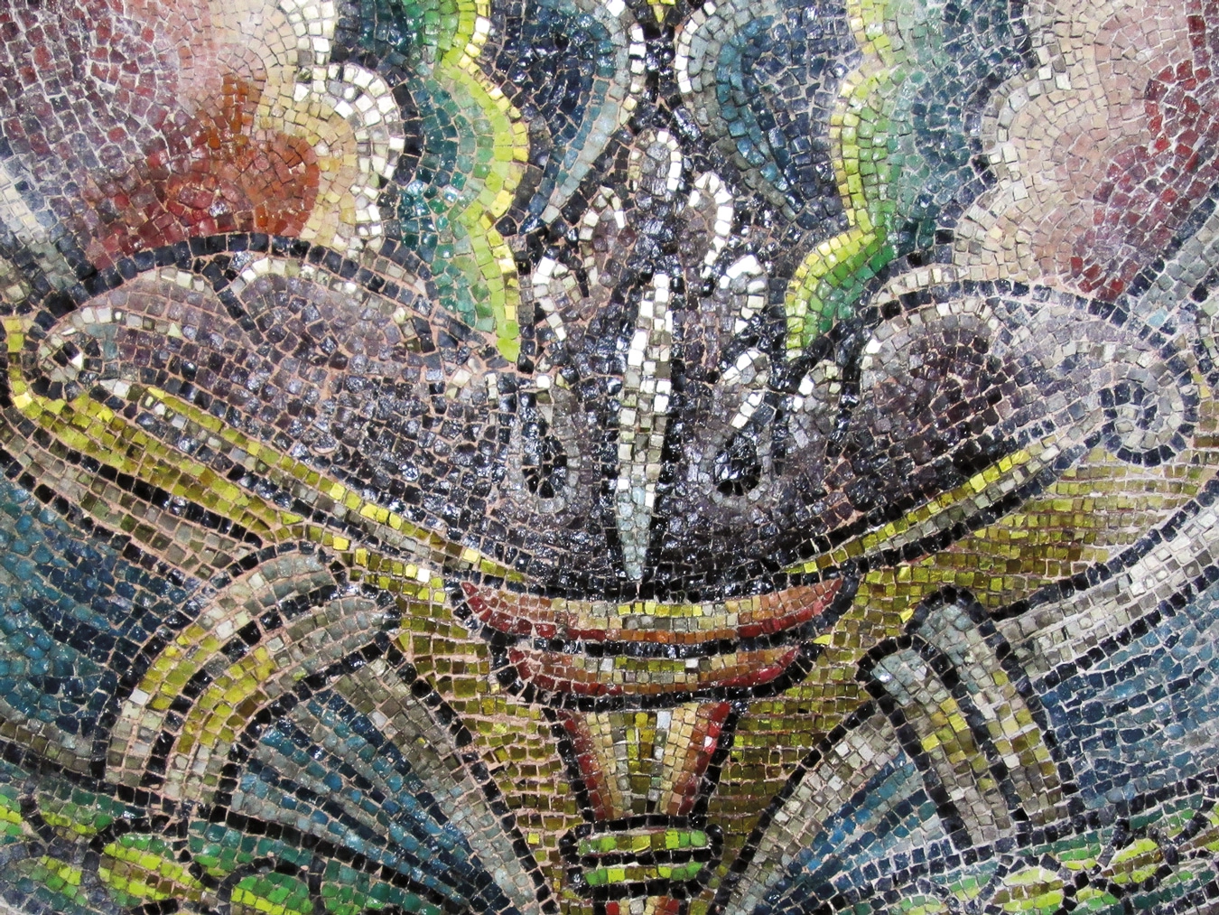 ancient mosaic in glass, floreal decor in restoration