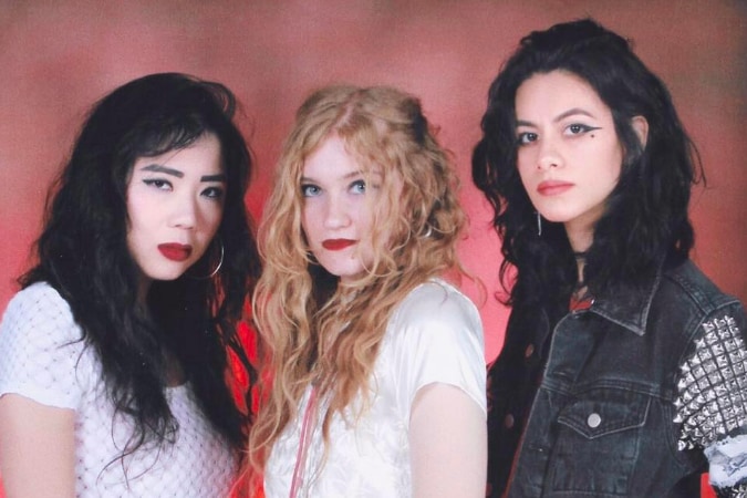 L.A. Witch till Hus7