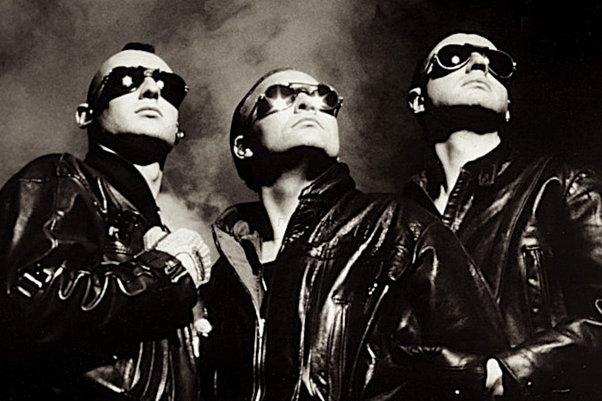 Front 242 på Pustervik