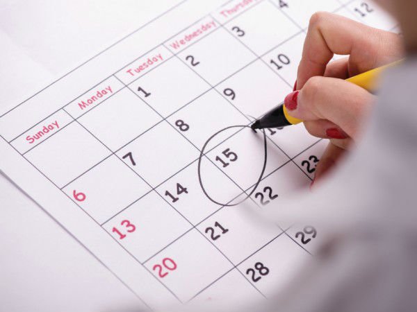 đang đặt thuốc thì có kinh phải làm sao