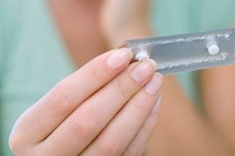 đang uống thuốc phá thai có quan hệ được không