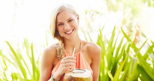 Uống nước dừa có làm kinh nguyệt ra nhiều hay không