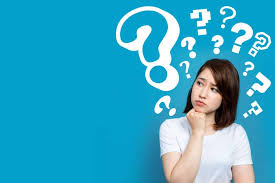 Ra máu báo thai có vón cục và đau bụng không