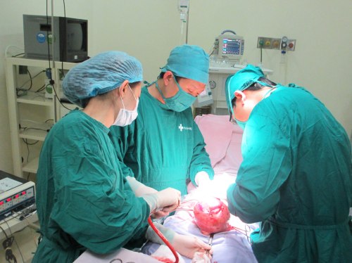 Chi phí mổ polyp buồng tử cung hết bao nhiêu tiền