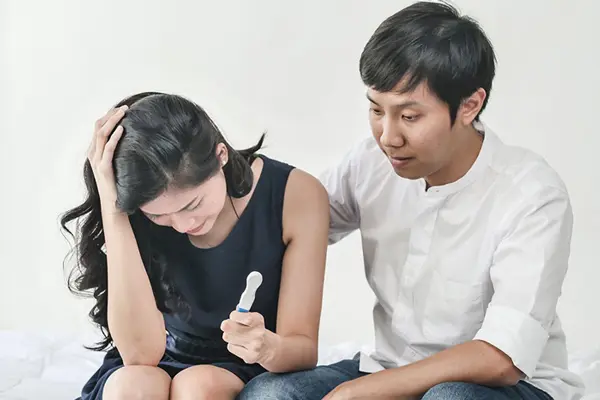 Bác sĩ giải đáp: Xác suất có thai khi dùng bao cao su là bao nhiêu?