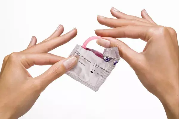 Hướng dẫn sử dụng bao cao su đúng cách theo từng bước