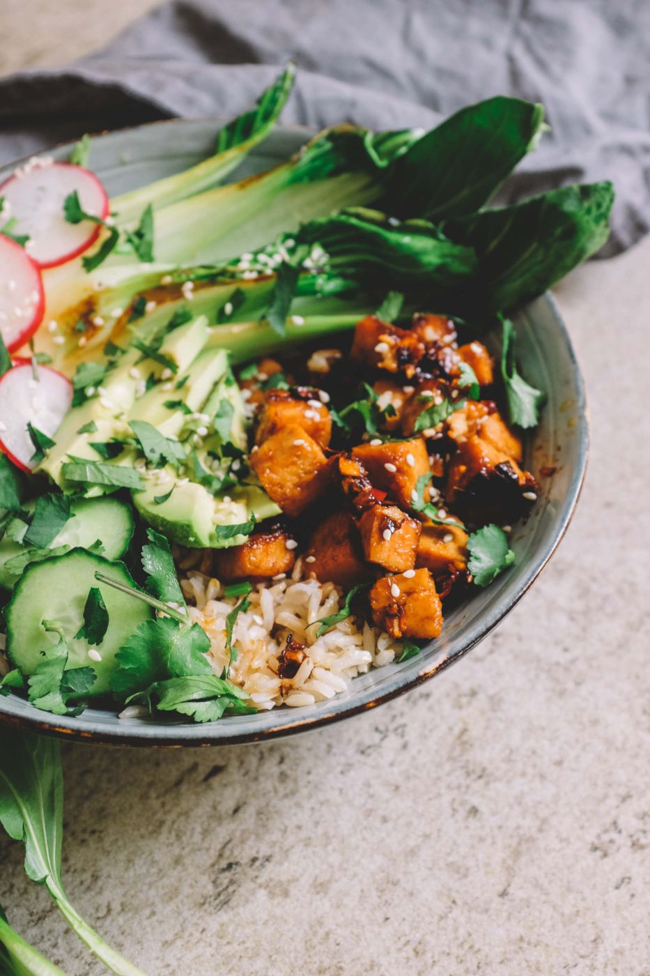 Tofu teriyaki marinādē