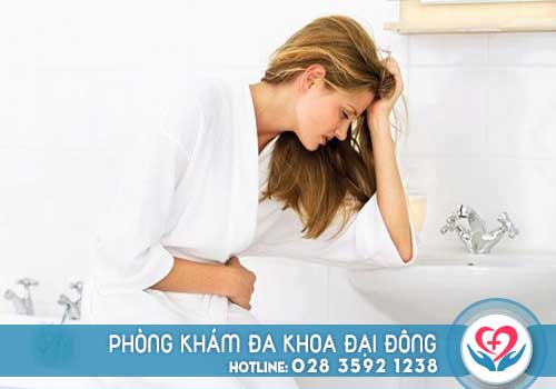 Đặt thuốc phụ khoa bị ra máu có sao không