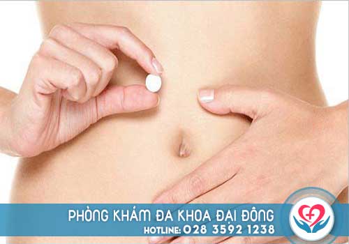 Đặt thuốc phụ khoa bị ra máu nguyên nhân