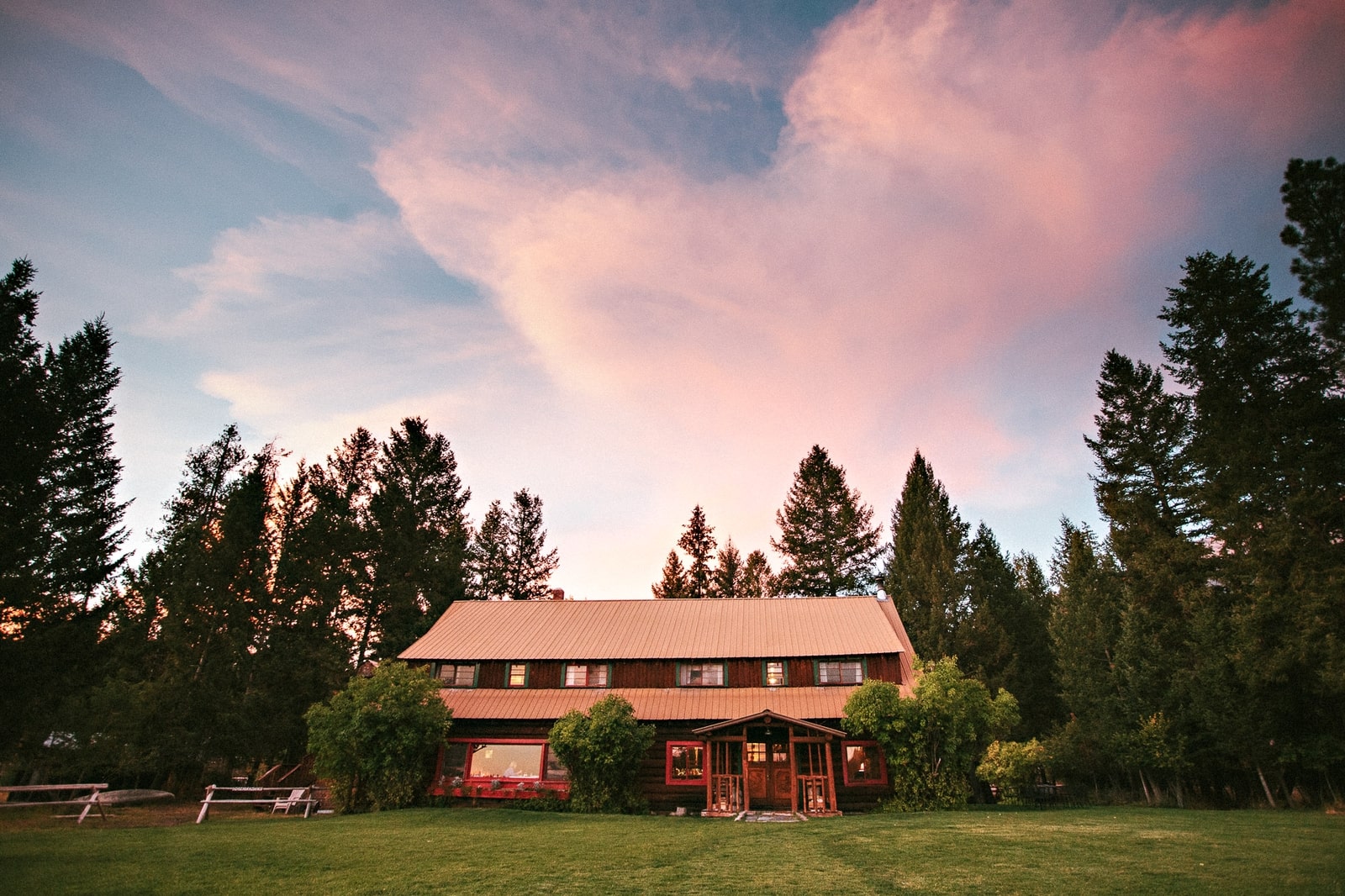 Holland Lake Lodge