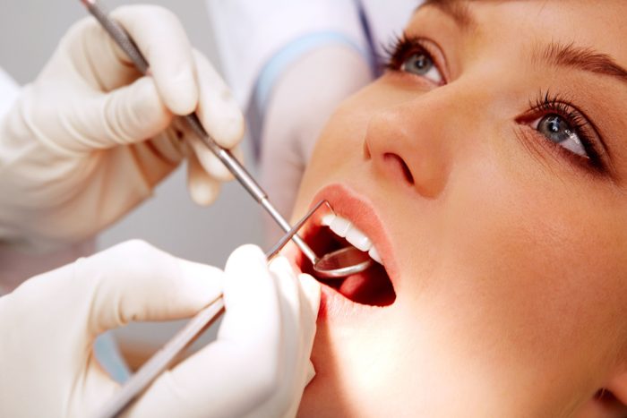 WANT TO KNOW THE BENEFITS OF VISITING A DENTIST REGULARLY? READ ON!