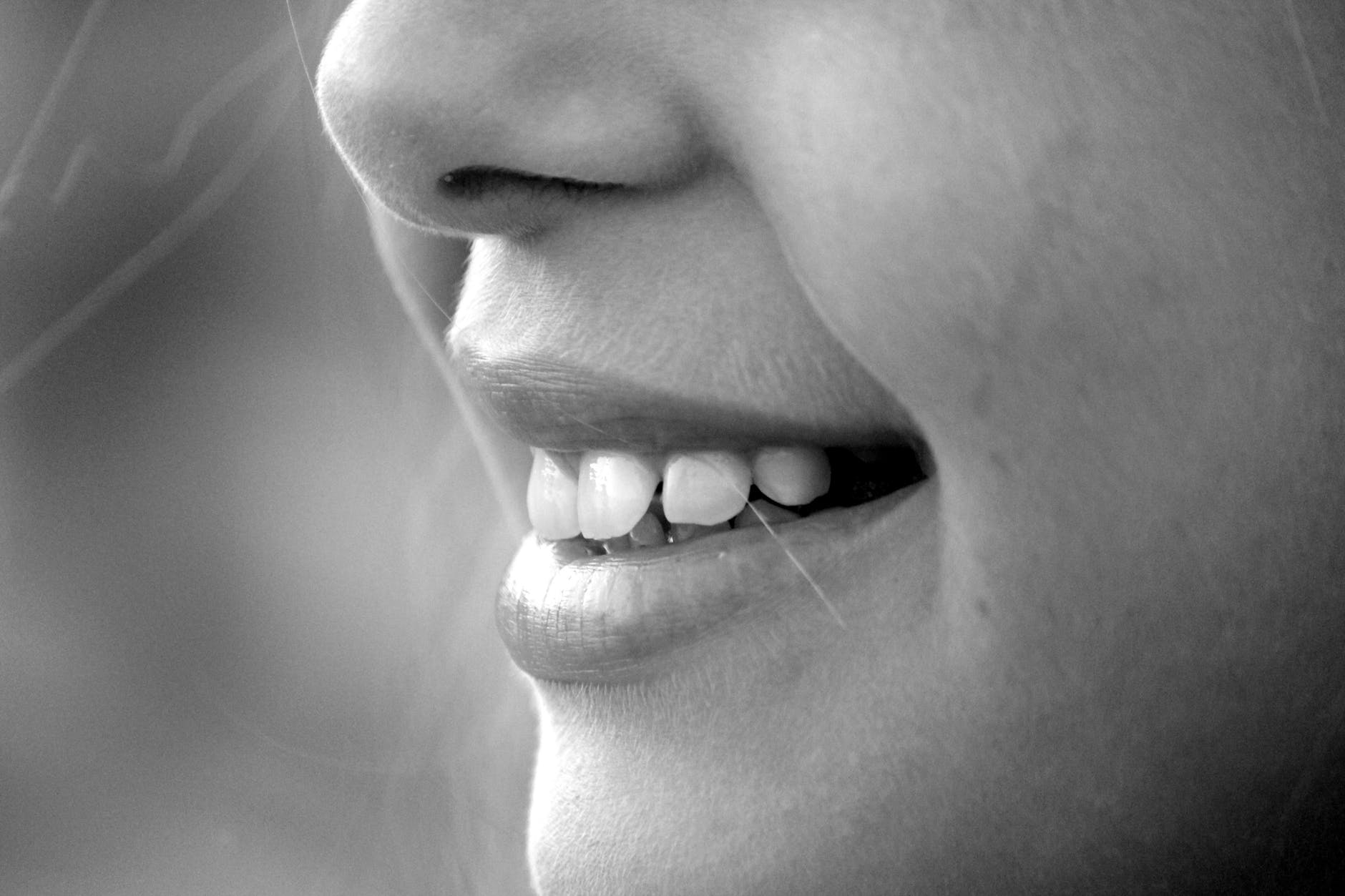 SMILE MAKEOVER TO IMPROVE YOUR SMILE