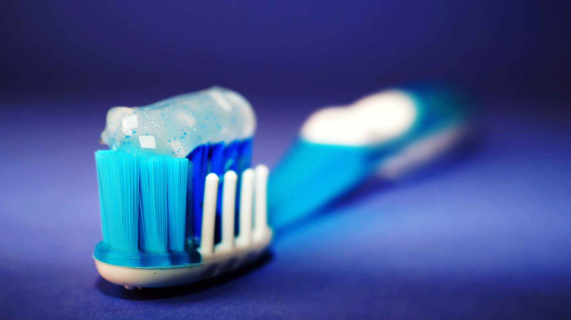 CHOOSING THE RIGHT TOOTHBRUSH