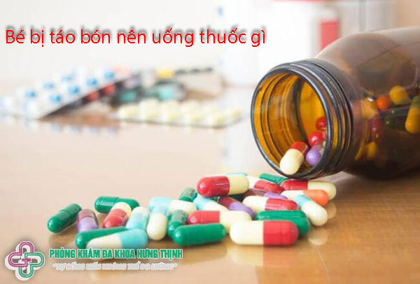 Bé bị táo bón nên uống thuốc gì?