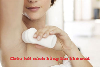 Chữa hôi nách bằng lăn khử mùi