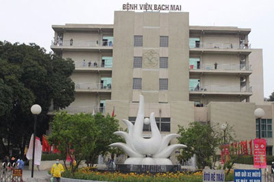 Khám sinh dục nam ở Bệnh viện Bạch Mai