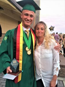 USF Sarasota-Manatee celebrates spring 2019 Commencement as nearly 300 receive diplomas