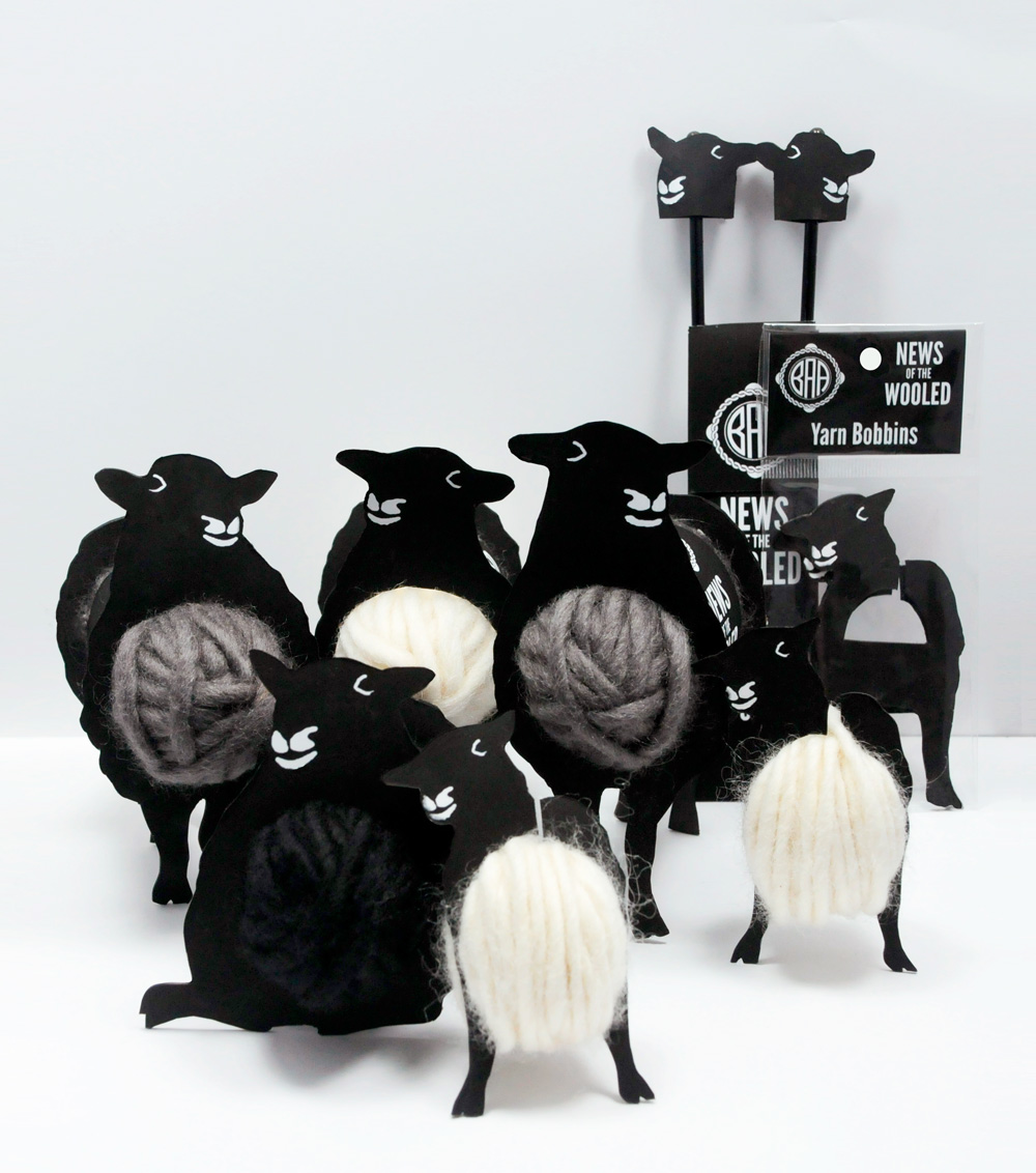 Packaging - News Of The Wooled por Gwyn M. Lewis