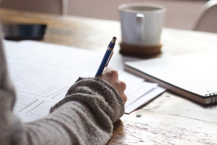 Writing reviews on notepad