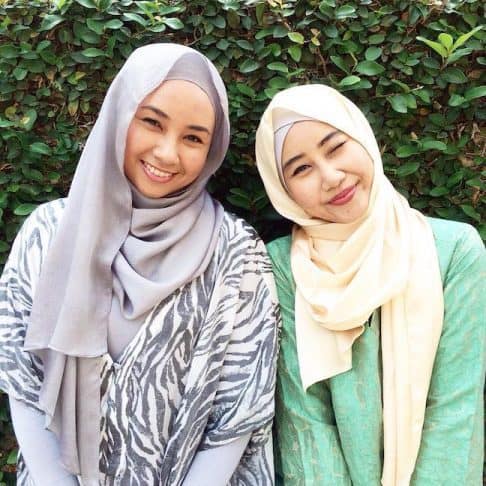 Izi and Iza Sallehuddin, co-founders of BakedKL