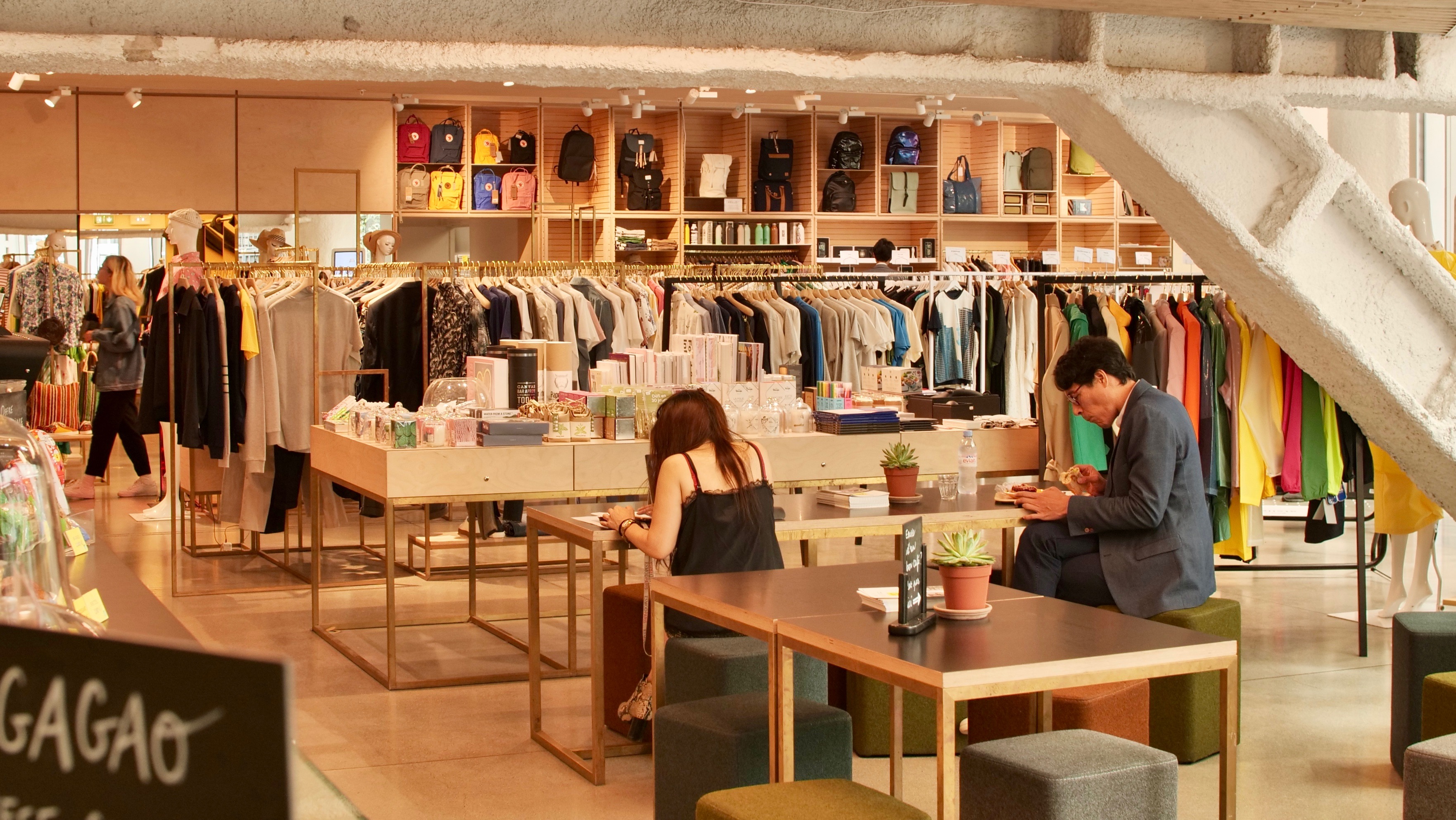 L'interieur du concept store L'Exception