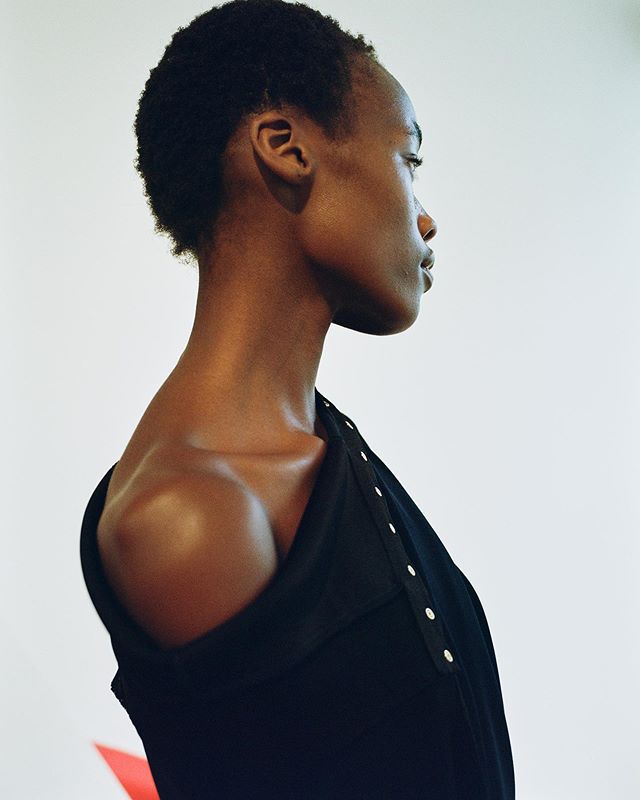 Le top upcycled tricot jersey et viscose photographié par Sam Nixon lors du défilé printemps/été 2020