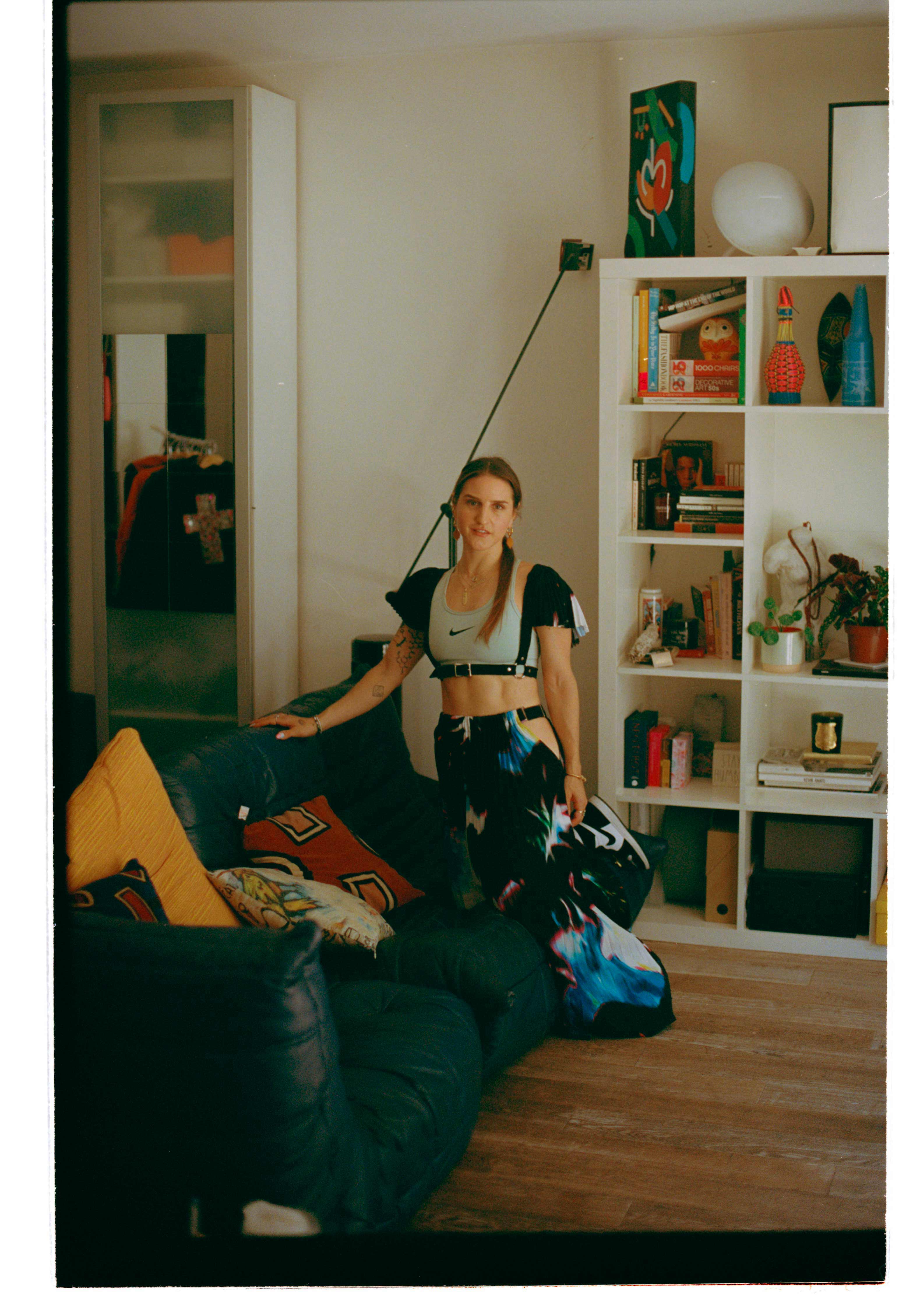 DANS_LE_VESTIAIRE_DE_DANI_RELEASED_PARIS_01