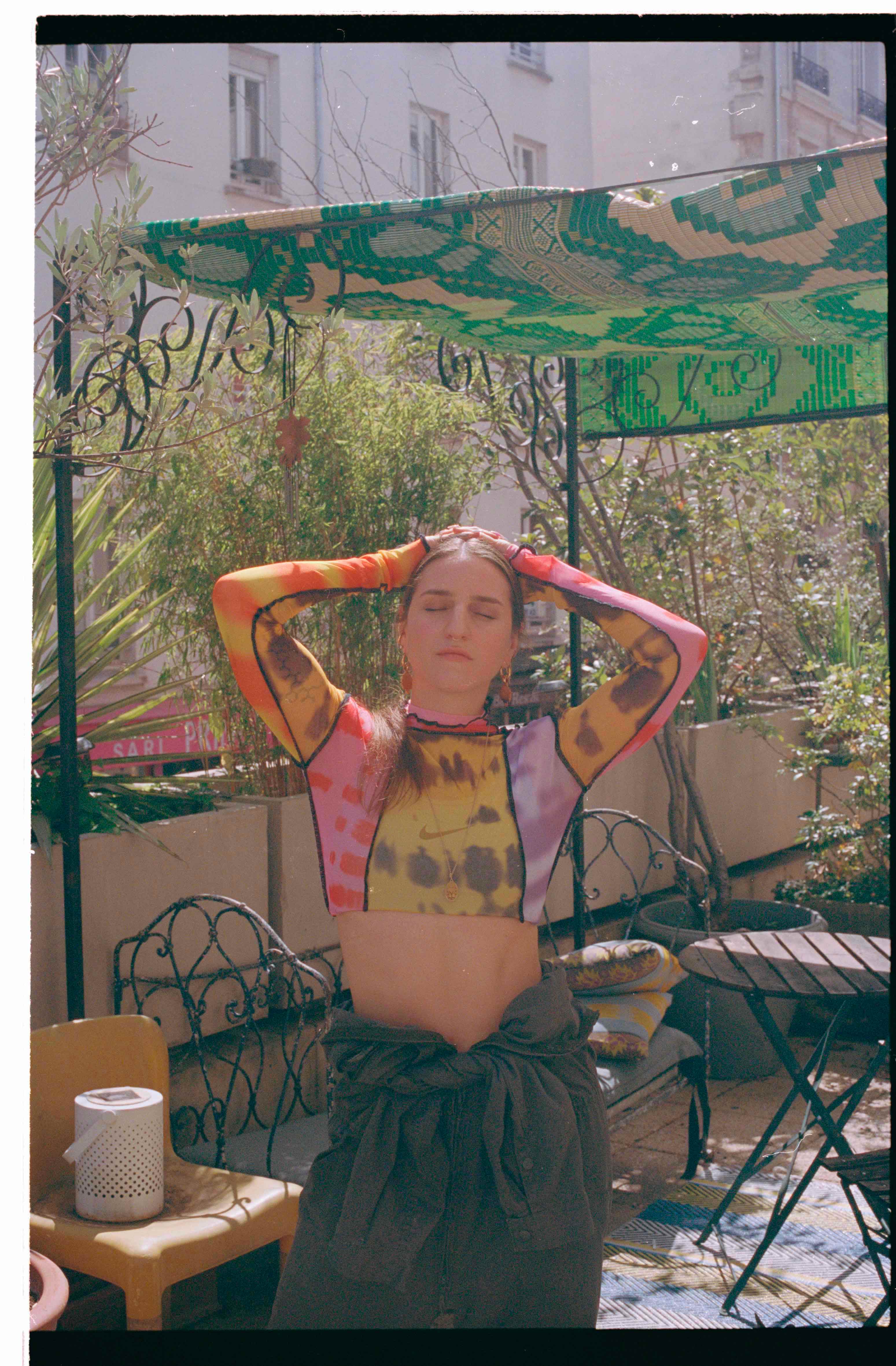 DANS_LE_VESTIAIRE_DE_DANI_RELEASED_PARIS_3