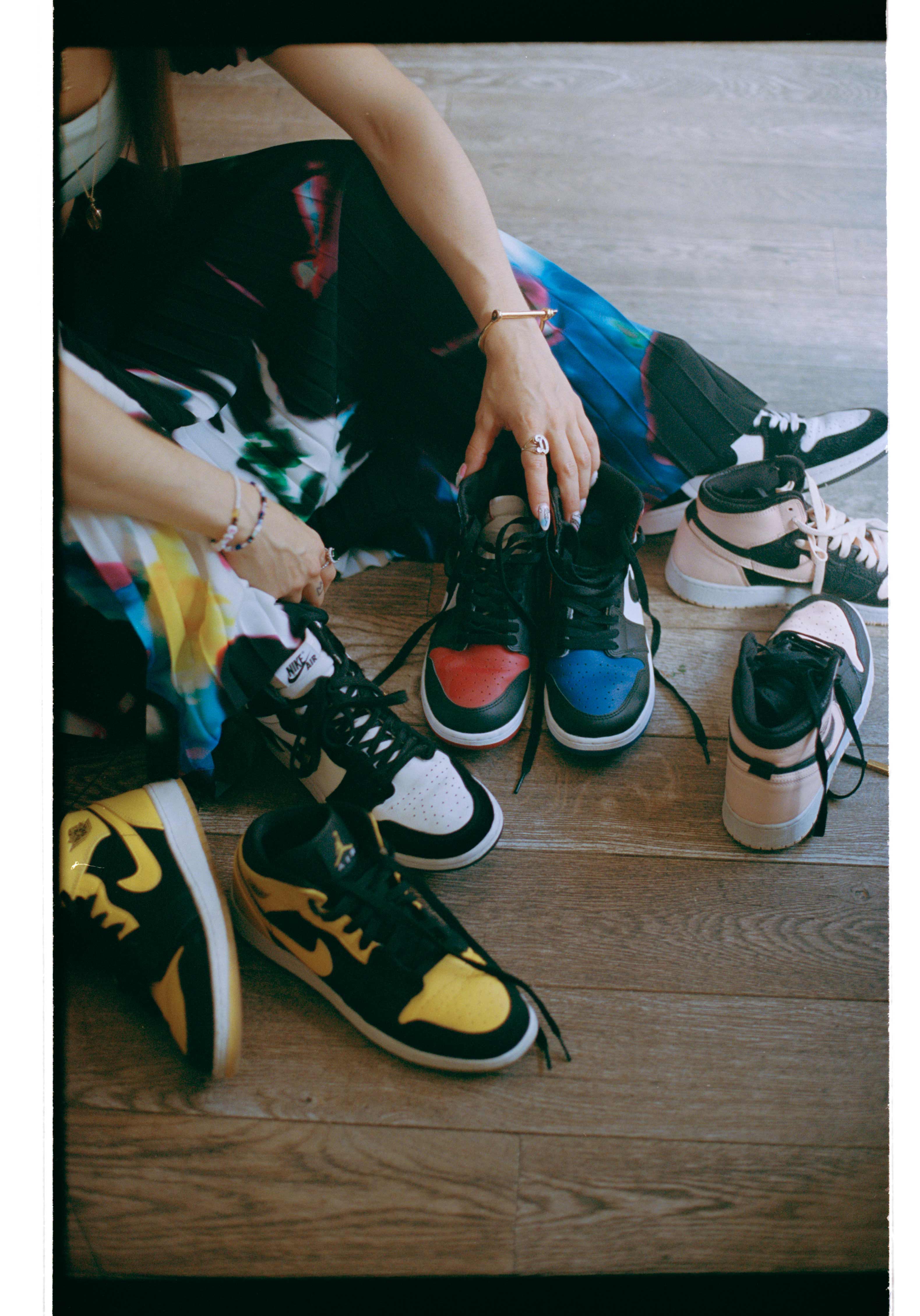DANS_LE_VESTIAIRE_DE_DANI_RELEASED_PARIS_8