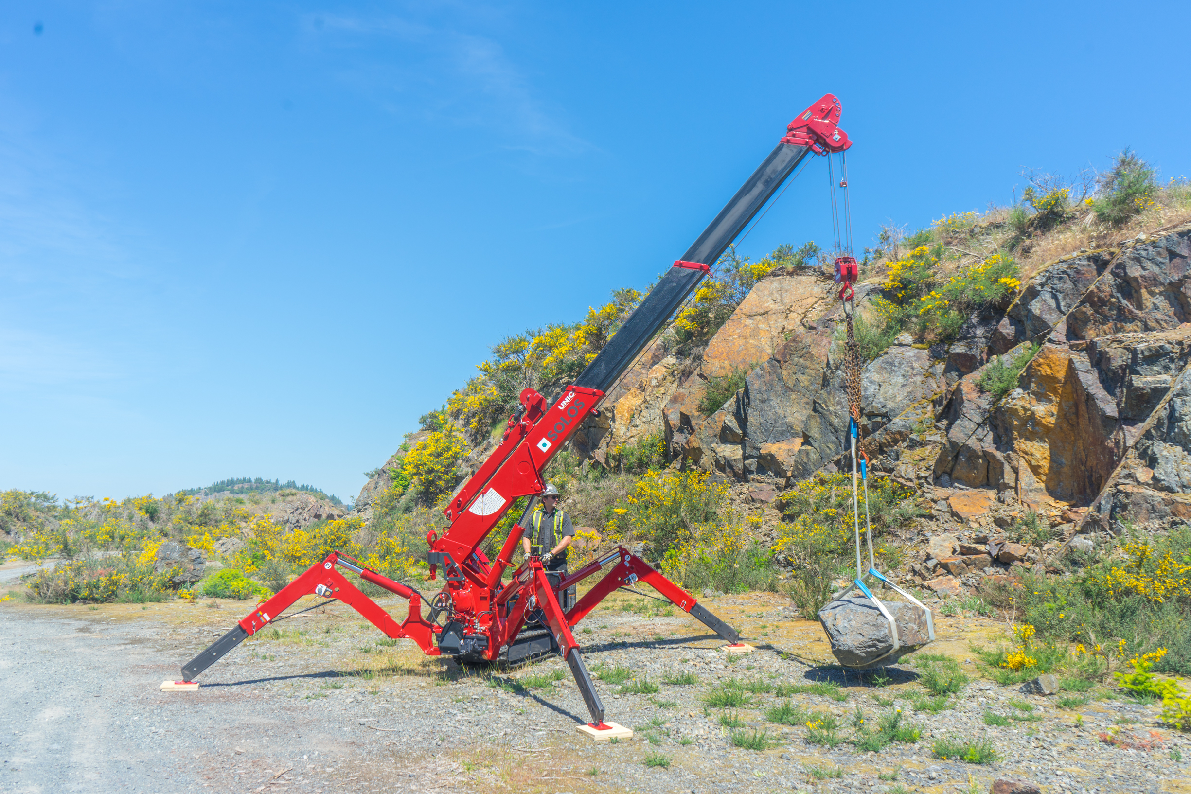 Mini Crane Rental & Lifting Consultant SOLOS Lifting Solutions