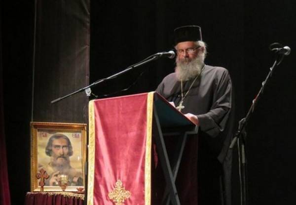 5de062165e6c5813aef9060c_nikodimbogosavl