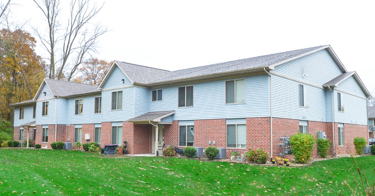 Golden Oak Village Apartments