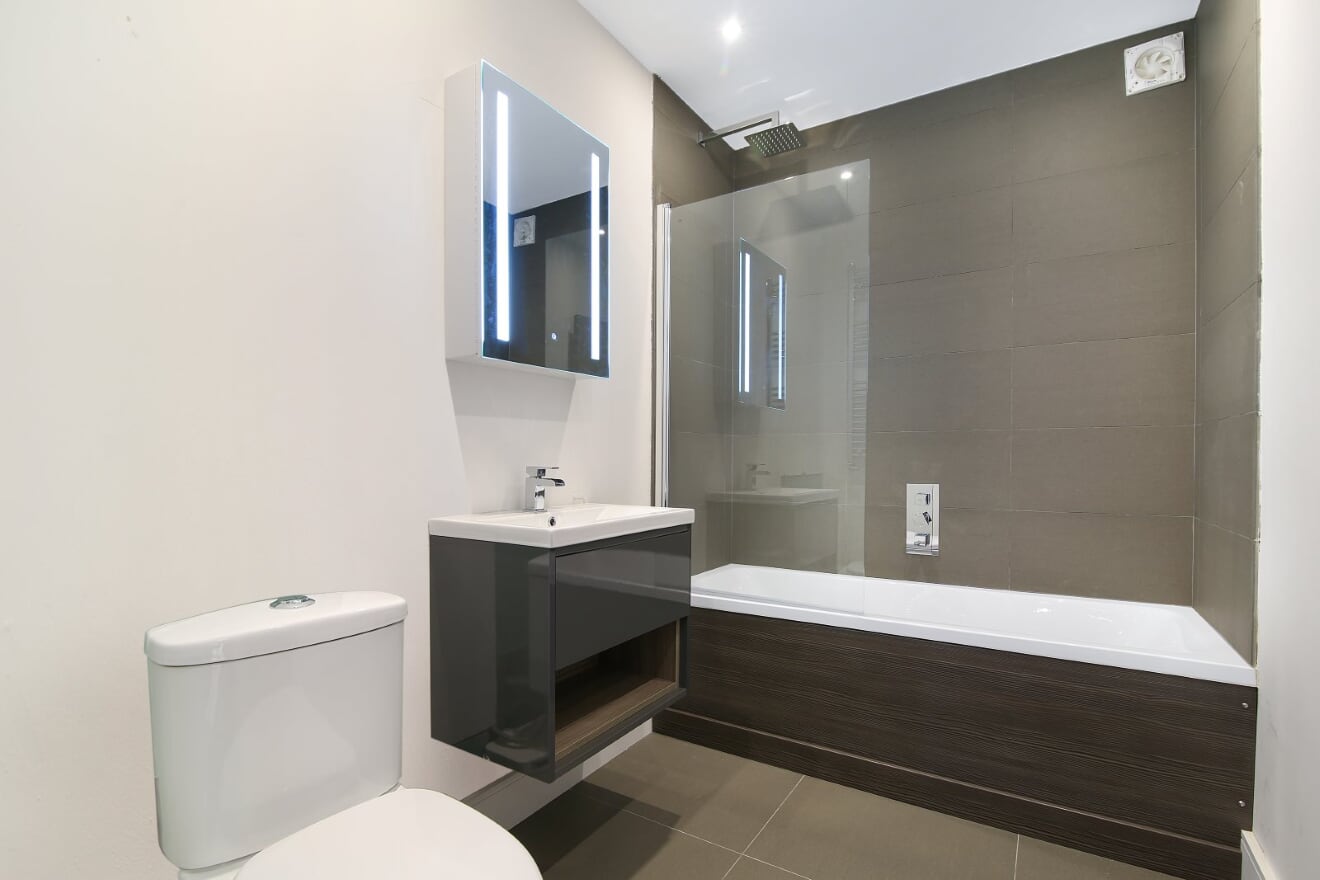 Wimbledon Apartments - Bathroom