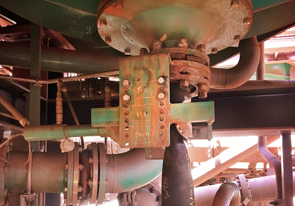 CFD of V-Ball Valve directing abrasive slurry to the side of the piping.
