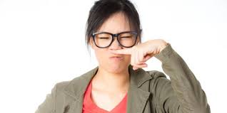 kinh nguyệt có mùi hôi khắm có sao không