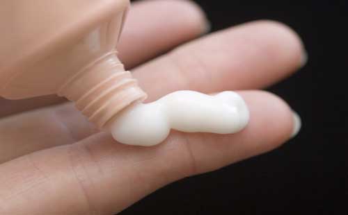 Bị ngứa bên ngoài vùng kín bôi thuốc gì