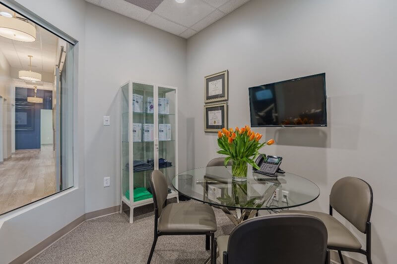 Pearl Dental Studio consultation room