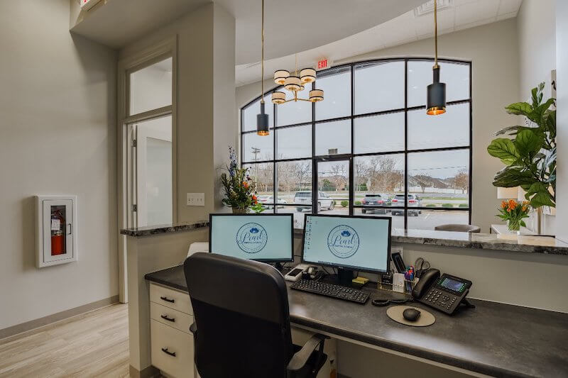 Pearl Dental studio front desk