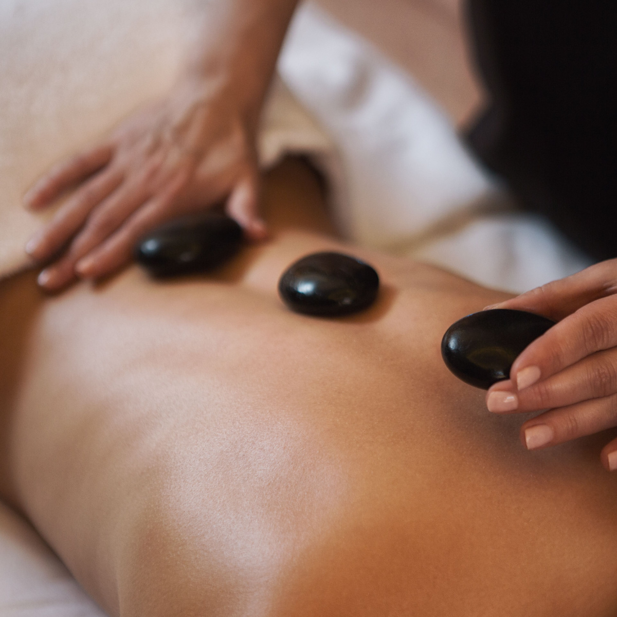 Ho Ho Hot Stone Massage (55mins)