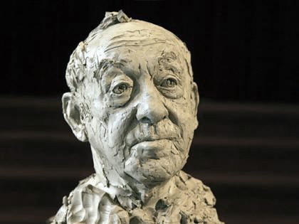 Aktmodellieren, Anatomie, Modell, Kurs, Plastisches Gestalten, Bildhauerei, dreidimensionales Gestalten, Skulptur, Plastik, Objekt, Kunst, modellieren, Handwerk, clay club, Ton, Gips, F+F Schule Zürich, Bildhauerwerkstatt, Atelier, Werkstatt, Kreativität, Kunstdiskurs, Zürich, Martinka Ali, formling