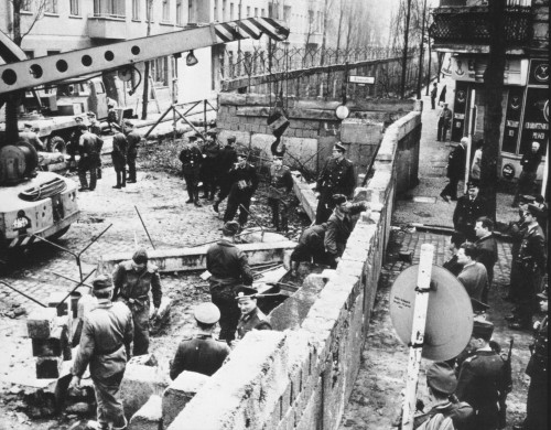 construccion del muro de berlin