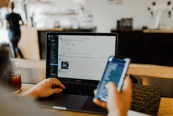 Laptop-mobile-app