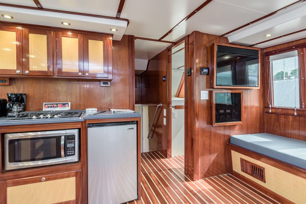 renting a houseboat