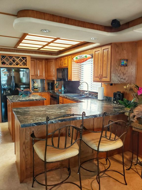 rent a houseboat in seattle