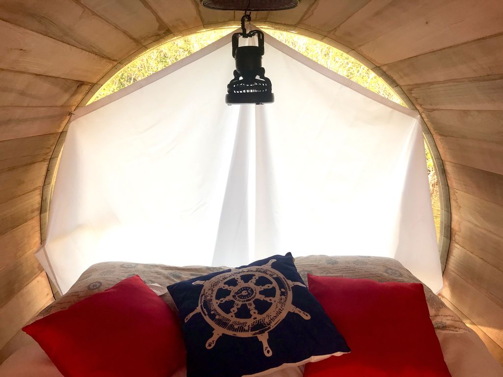 waterfront houseboat rental