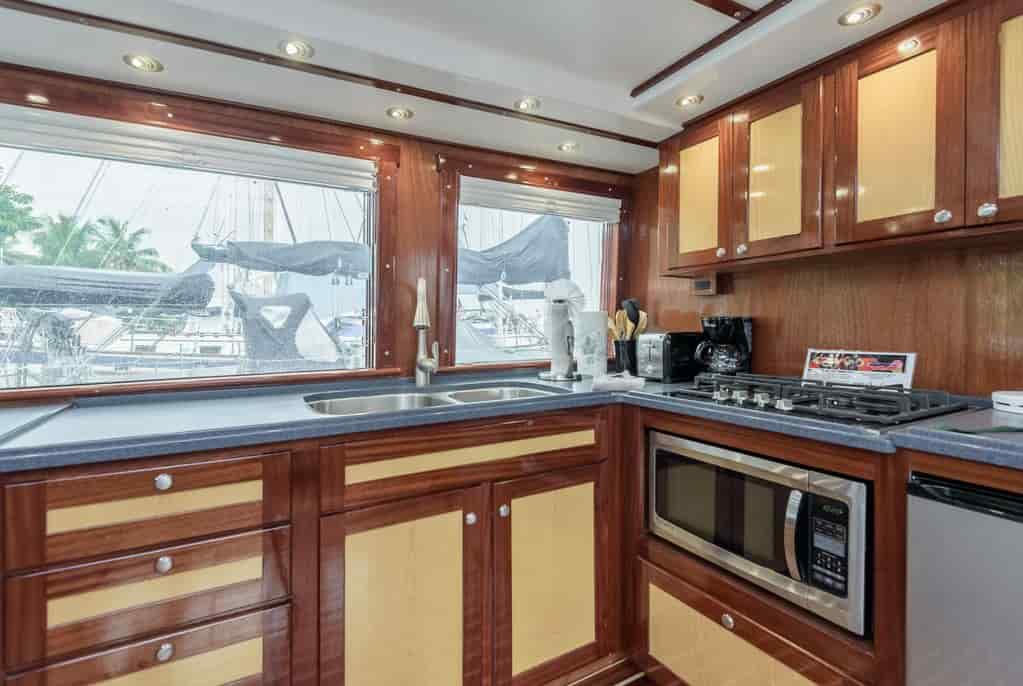 lease a boat